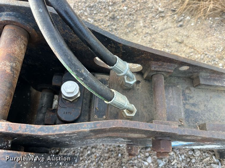 image for item LC9233 IPC HH500 skid steer breaker