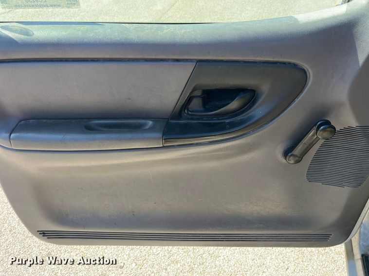 image for item LC9236 2002 Ford Ranger pickup truck