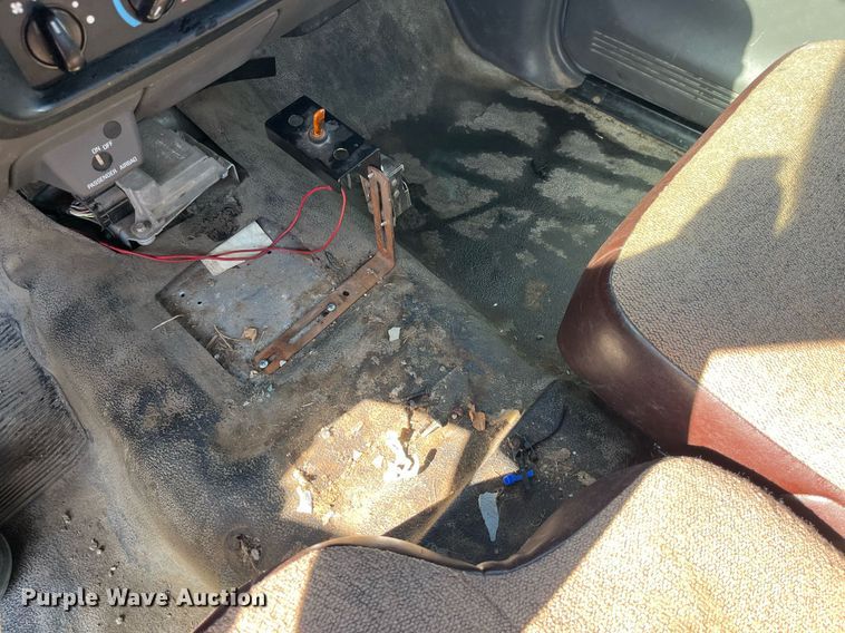 image for item LC9236 2002 Ford Ranger pickup truck