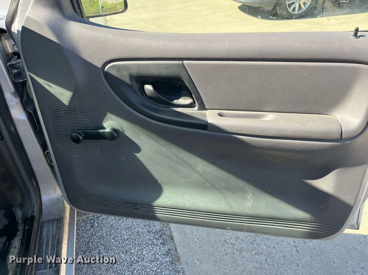 image for item LC9236 2002 Ford Ranger pickup truck