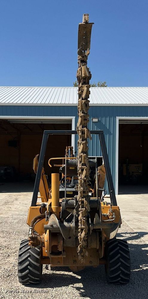 image for item LC9237 1998 Case 460 trencher