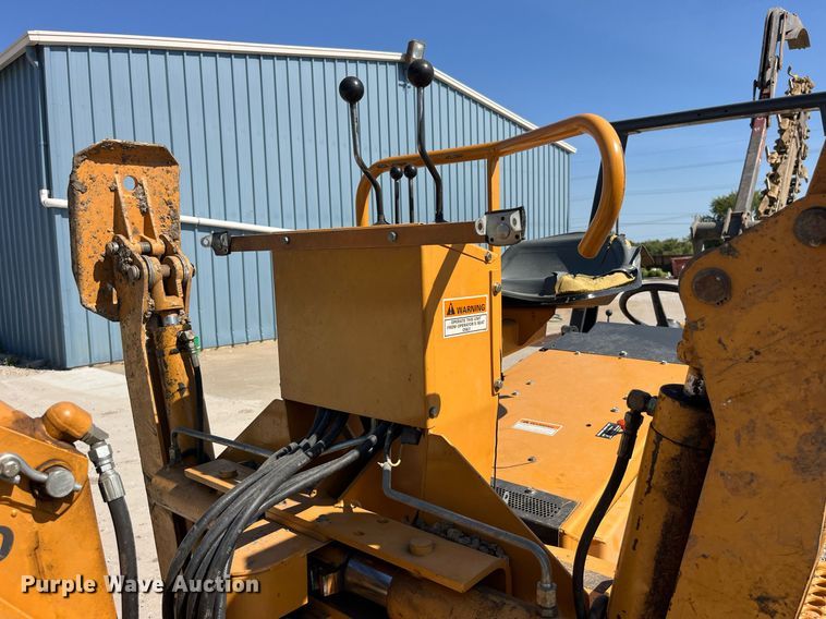 image for item LC9237 1998 Case 460 trencher