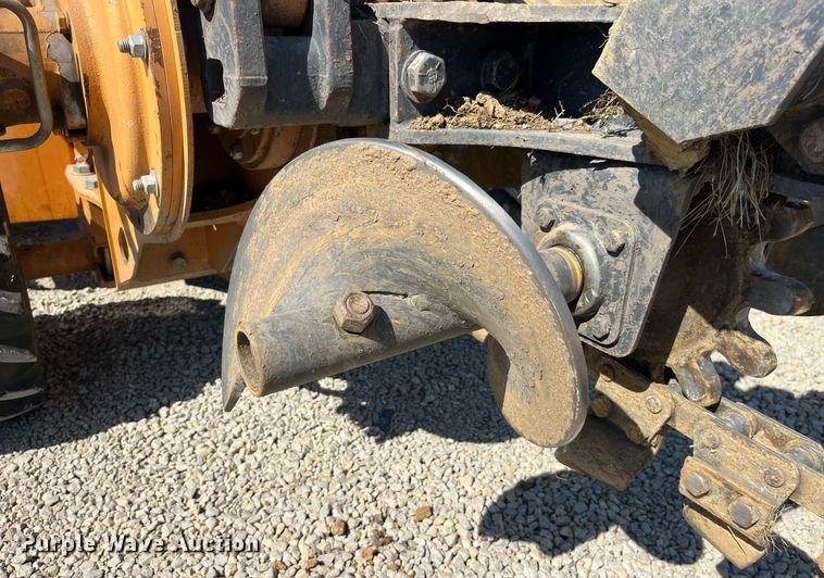 image for item LC9237 1998 Case 460 trencher