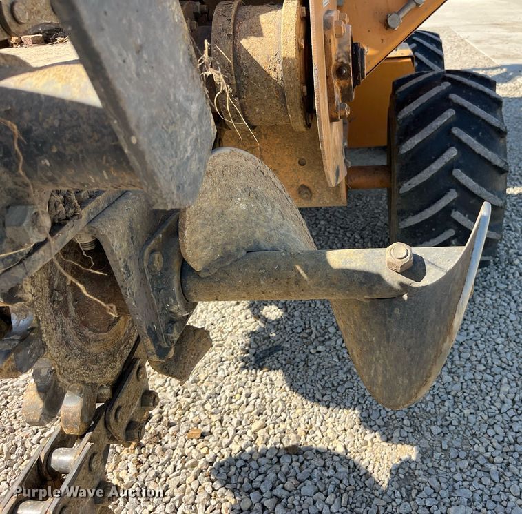 image for item LC9237 1998 Case 460 trencher