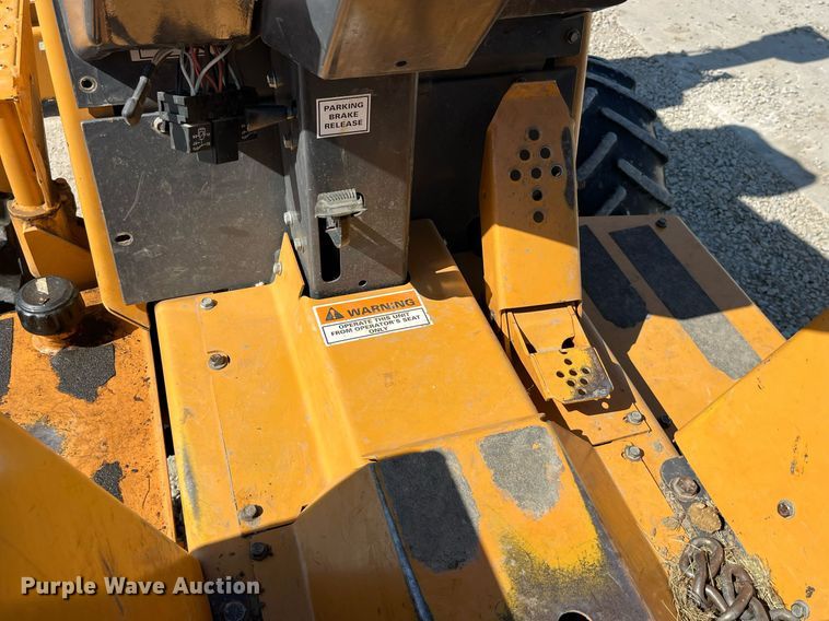 image for item LC9237 1998 Case 460 trencher