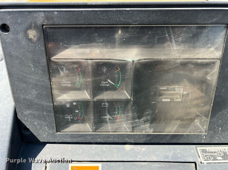 image for item LC9237 1998 Case 460 trencher