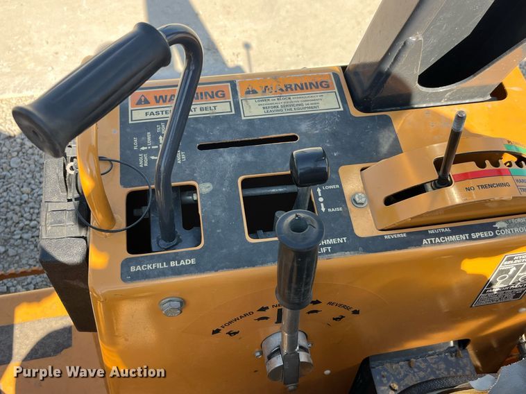 image for item LC9237 1998 Case 460 trencher