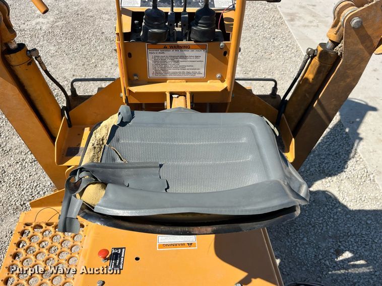 image for item LC9237 1998 Case 460 trencher