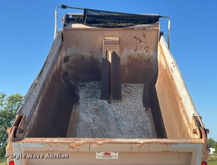 image for item LC9240 2010 International  7400 SFA dump truck