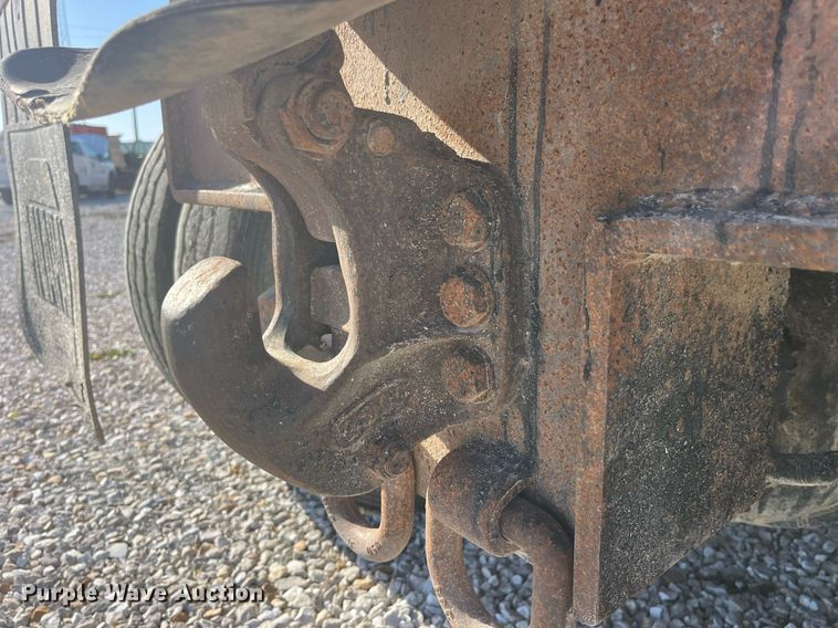 image for item LC9240 2010 International  7400 SFA dump truck