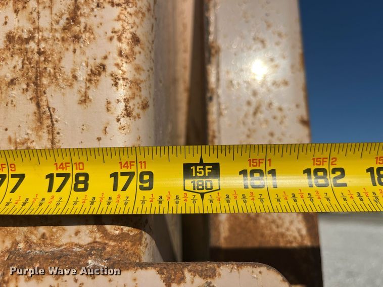 image for item LC9240 2010 International  7400 SFA dump truck