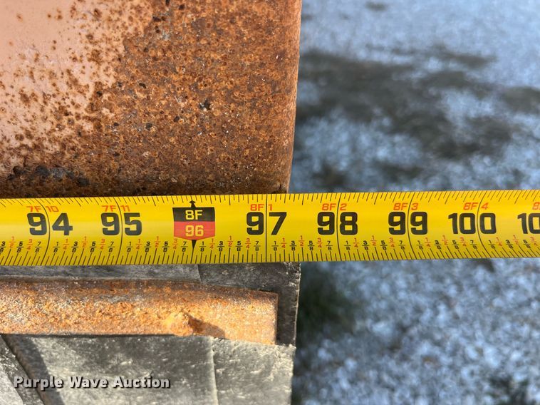 image for item LC9240 2010 International  7400 SFA dump truck