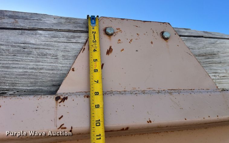 image for item LC9240 2010 International  7400 SFA dump truck