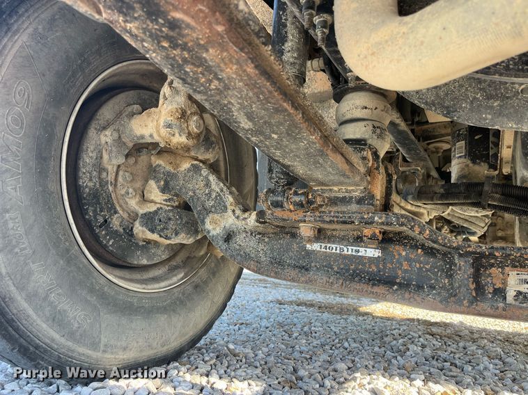 image for item LC9240 2010 International  7400 SFA dump truck