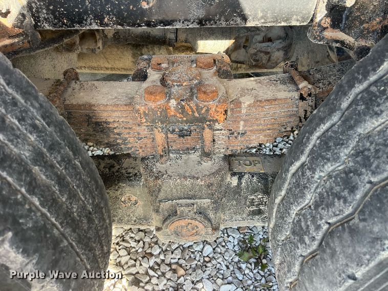 image for item LC9240 2010 International  7400 SFA dump truck