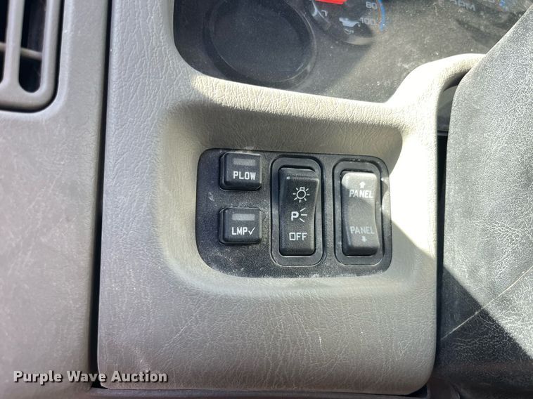 image for item LC9240 2010 International  7400 SFA dump truck