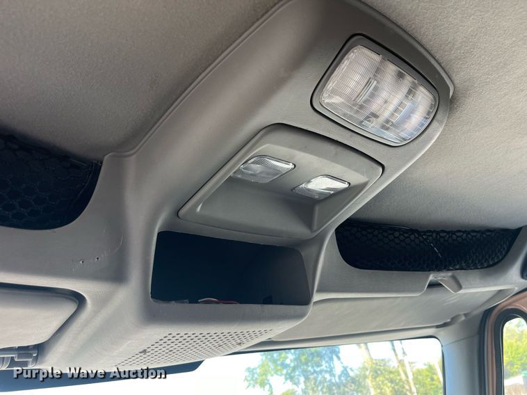 image for item LC9240 2010 International  7400 SFA dump truck