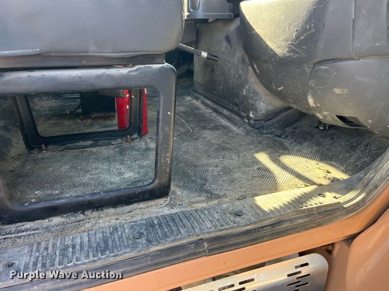 image for item LC9240 2010 International  7400 SFA dump truck