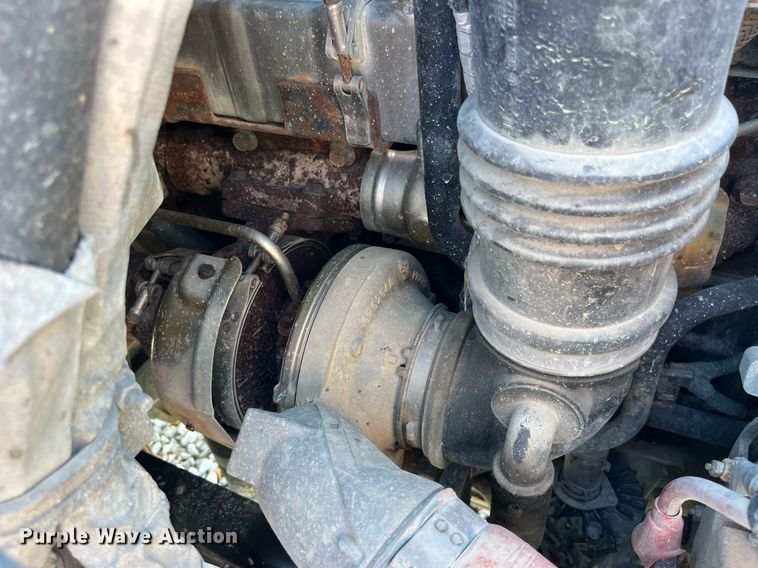 image for item LC9240 2010 International  7400 SFA dump truck