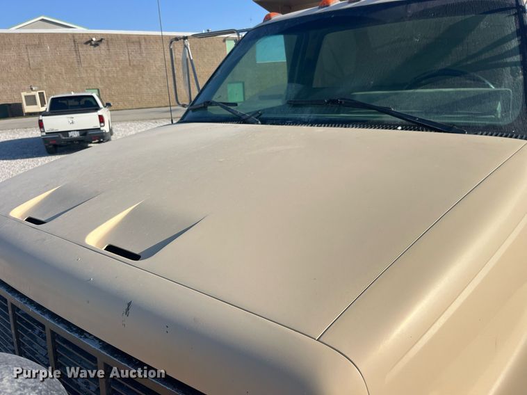 image for item LC9241 1998 Chevrolet  C7500 dump truck