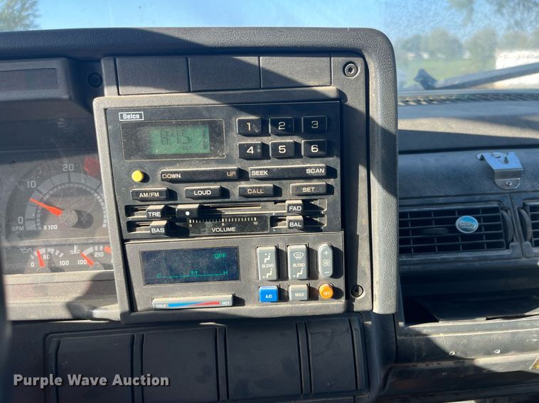 image for item LC9241 1998 Chevrolet  C7500 dump truck