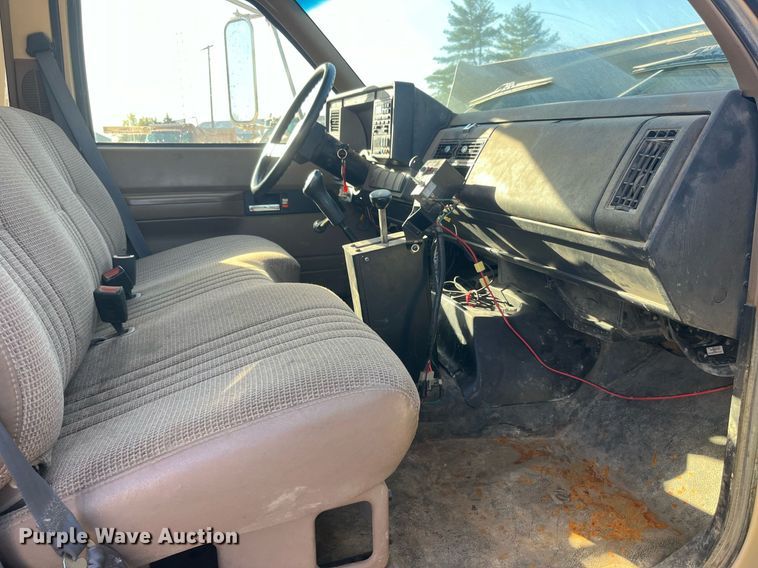 image for item LC9241 1998 Chevrolet  C7500 dump truck