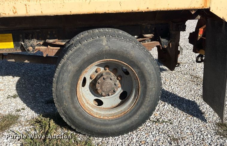 image for item LC9241 1998 Chevrolet  C7500 dump truck