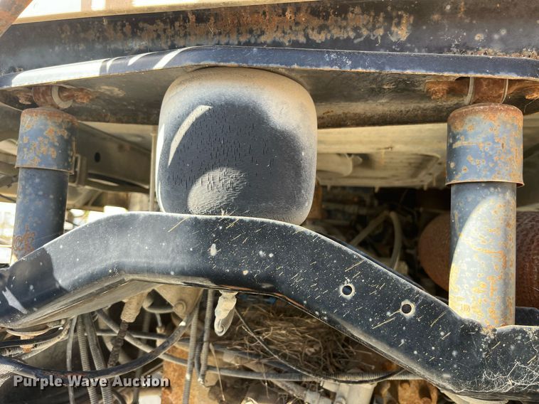 image for item LC9242 2001 MACK CH613 semi truck