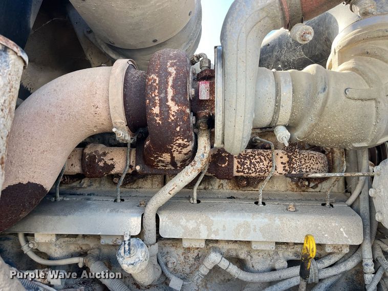 image for item LC9242 2001 MACK CH613 semi truck