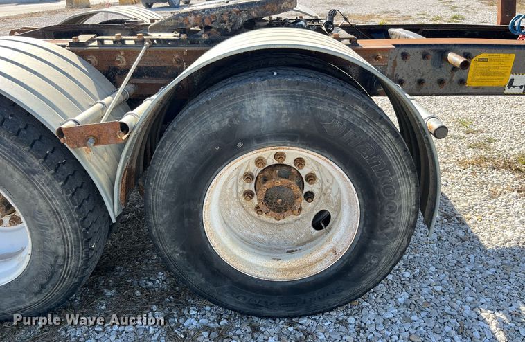 image for item LC9242 2001 MACK CH613 semi truck