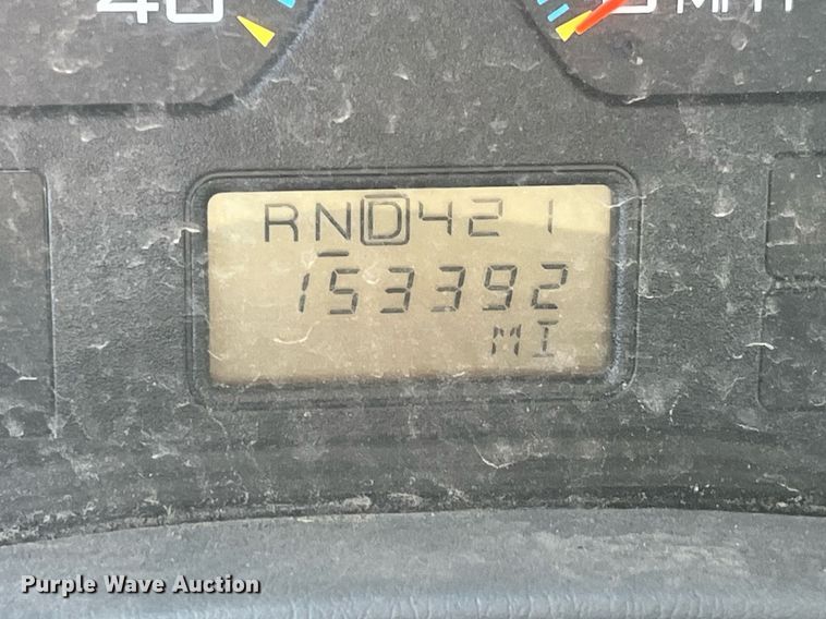 image for item LC9254 2004 International  4200 SBA truck cab and chassis