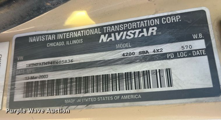 image for item LC9254 2004 International  4200 SBA truck cab and chassis