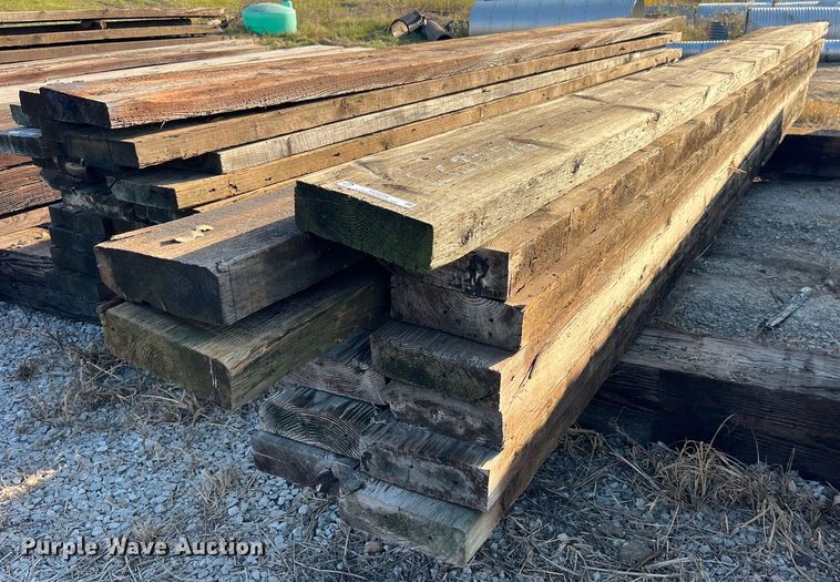 image for item LC9256 Approximately 13 wood planks