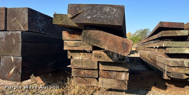 image for item LC9256 Approximately 13 wood planks