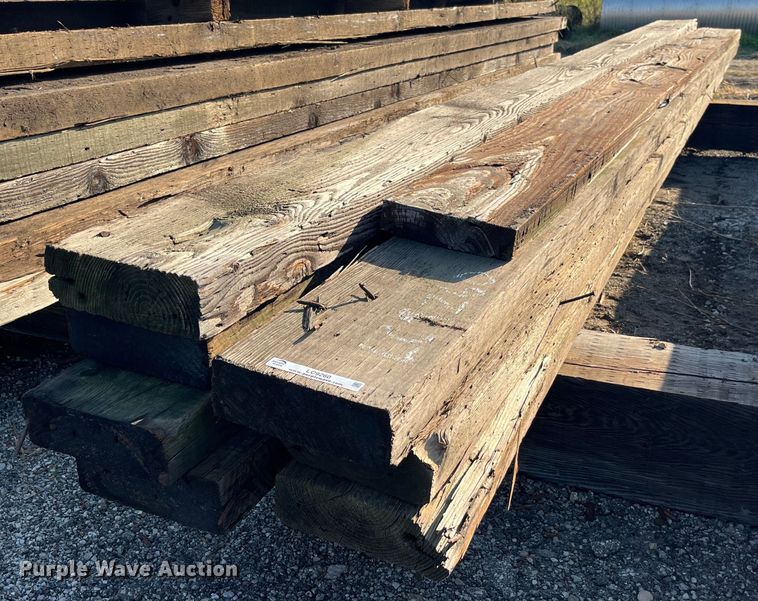 image for item LC9260 Approximately 7 wood planks