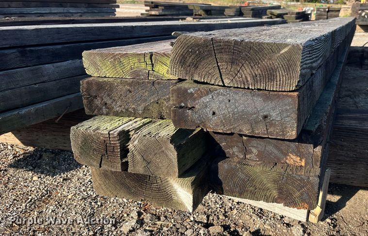 image for item LC9260 Approximately 7 wood planks