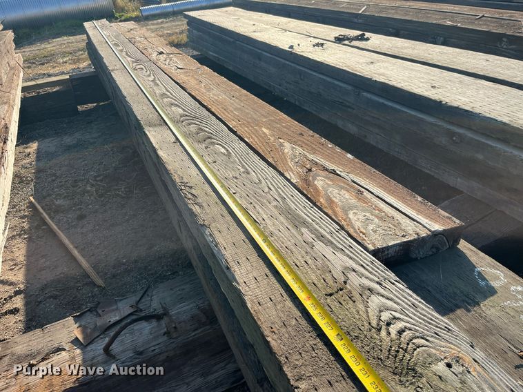 image for item LC9260 Approximately 7 wood planks