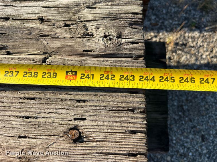 image for item LC9260 Approximately 7 wood planks