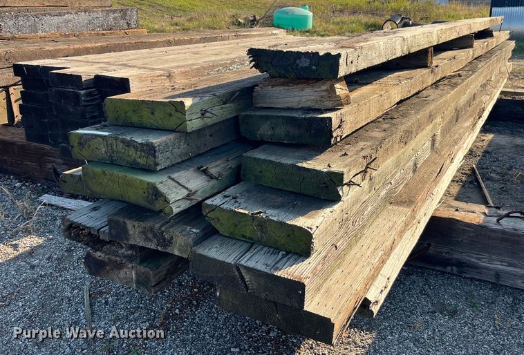 image for item LC9261 Approximately 15 wood planks