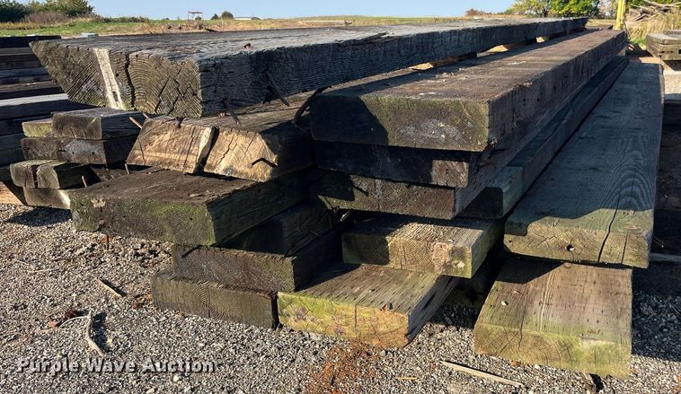 image for item LC9261 Approximately 15 wood planks