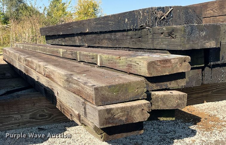 image for item LC9271 Approximately 7 wood planks