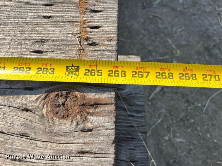 image for item LC9271 Approximately 7 wood planks