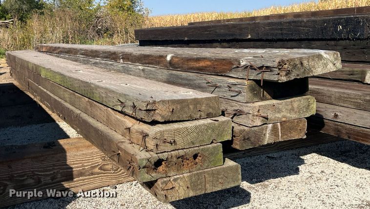 image for item LC9272 Approximately 9 wood planks