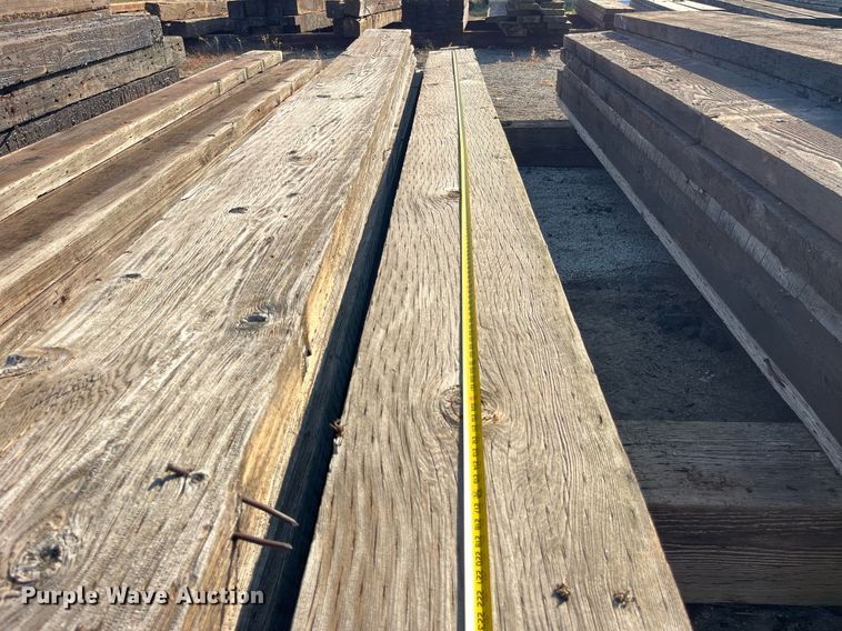 image for item LC9272 Approximately 9 wood planks