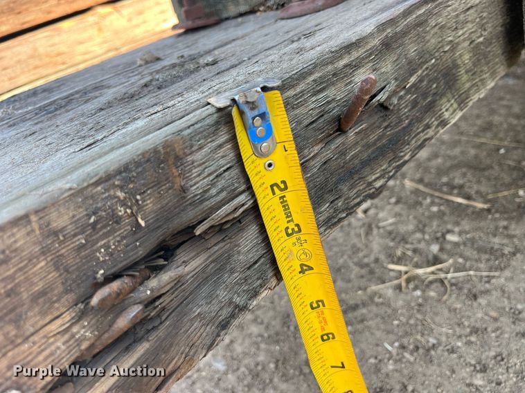 image for item LC9272 Approximately 9 wood planks