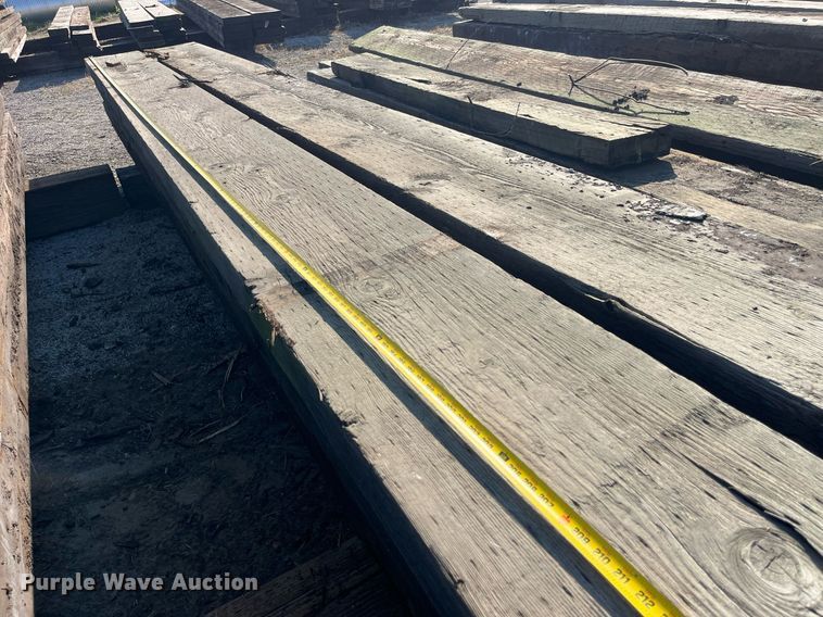 image for item LC9273 Approximately 32 wood planks