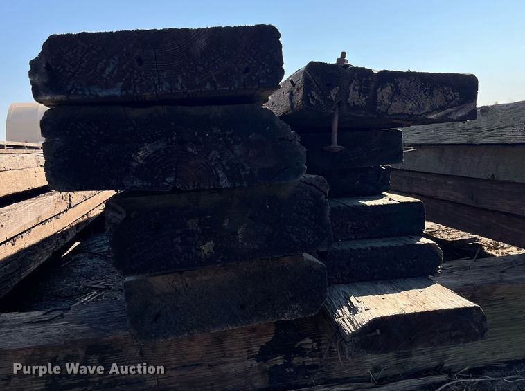 image for item LC9275 Approximately 10 wood planks