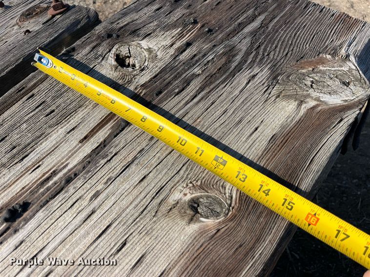 image for item LC9275 Approximately 10 wood planks