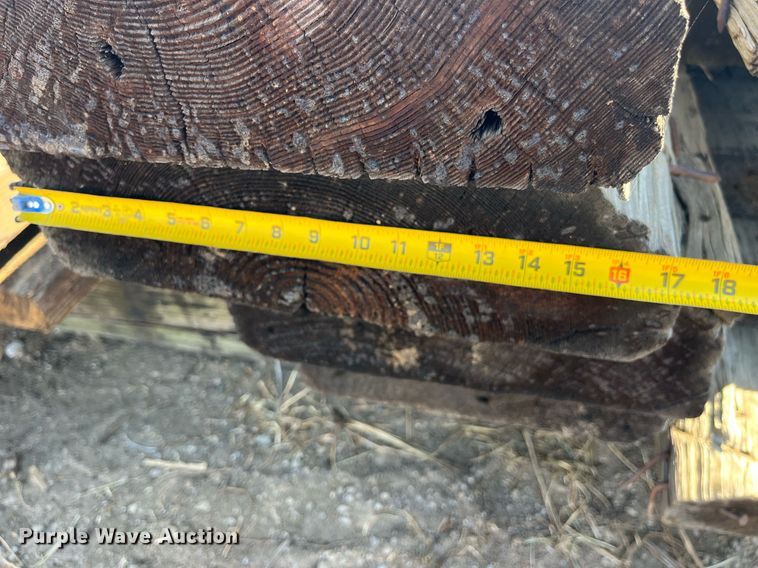 image for item LC9275 Approximately 10 wood planks