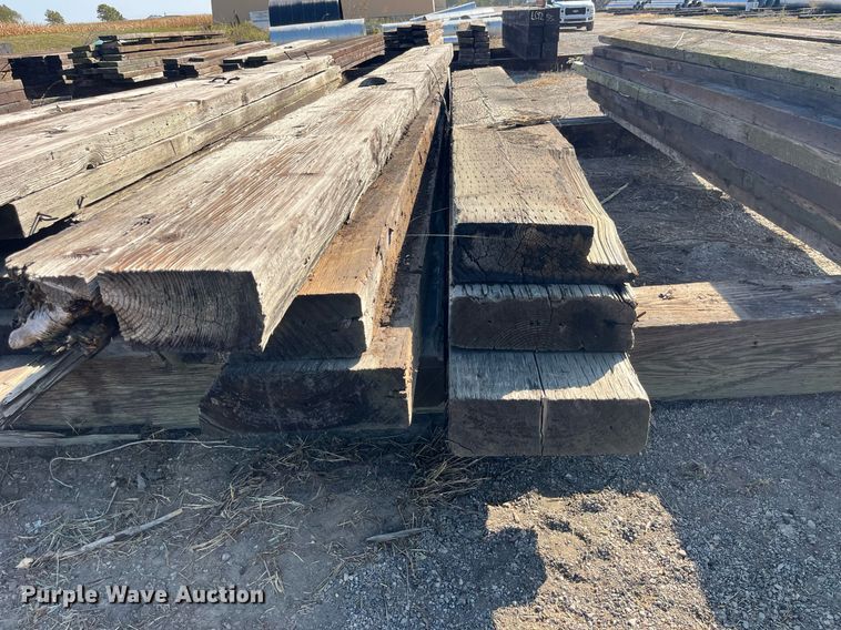 image for item LC9276 Approximately 7 wood planks